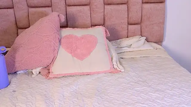 EmilyVixen_'s cam snapshot