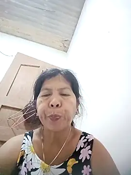 TropicalFlower's cam snapshot