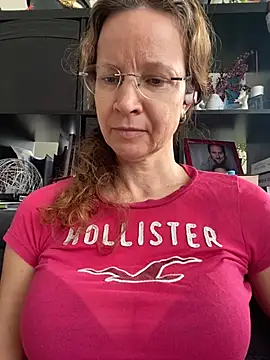 AnnikaRose live sex cam