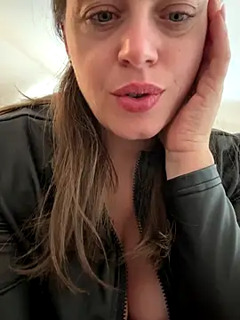 ladywithbigass live sex cam