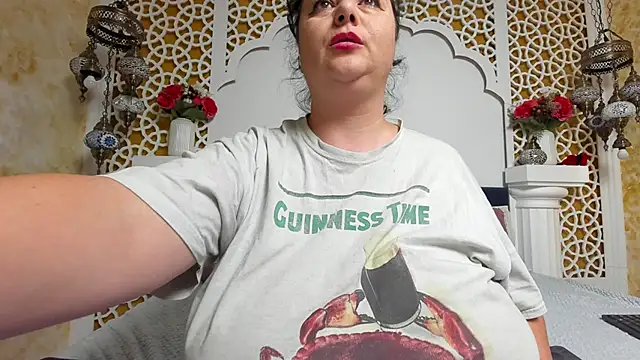 AleshaArabian live sex cam