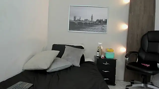 Cheryl_JONES live sex cam