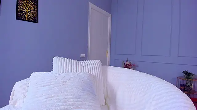 Awww_Ella live sex cam