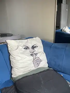 Curveysinaa's cam snapshot