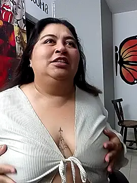 curvy_diva_'s cam snapshot