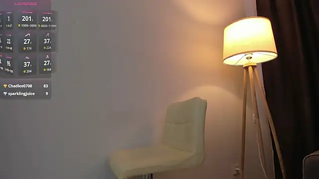 AmiliYan live sex cam