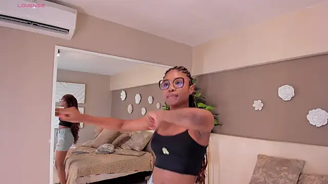 AriaFoster live sex cam