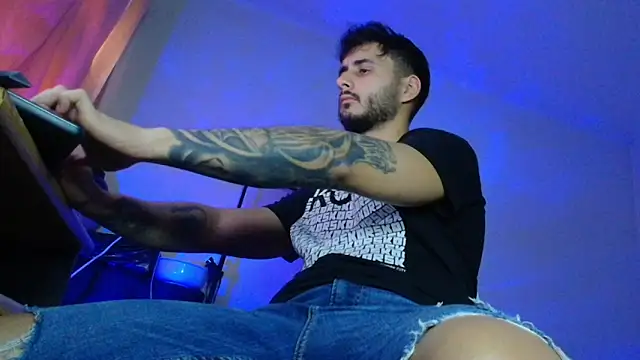 XanderCage99 live sex cam