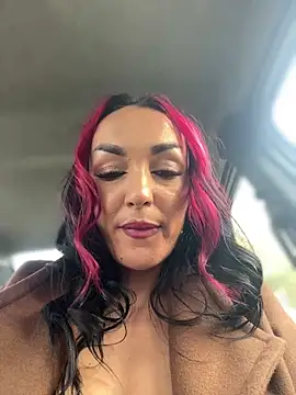 MeganFoxiy's cam snapshot