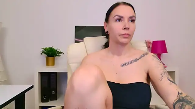 MayaCruise's cam snapshot