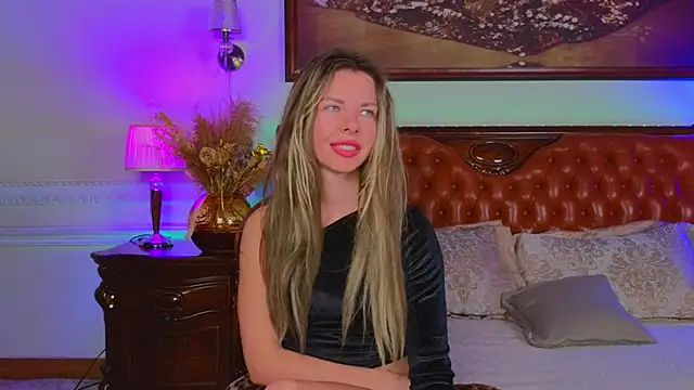 Real_Tini's cam snapshot