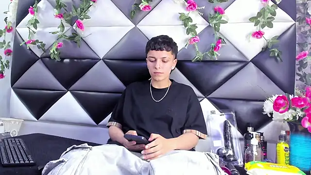 Megan_Thompson_'s cam snapshot