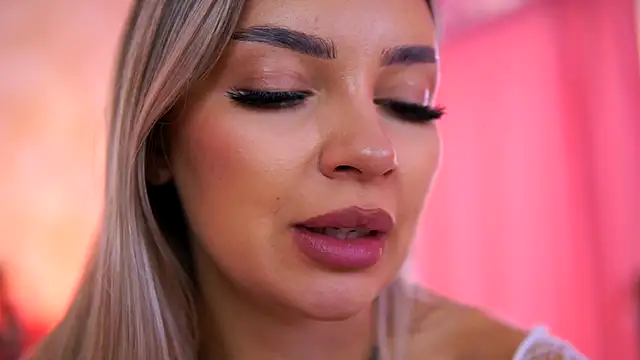 ArtTeasee's cam snapshot