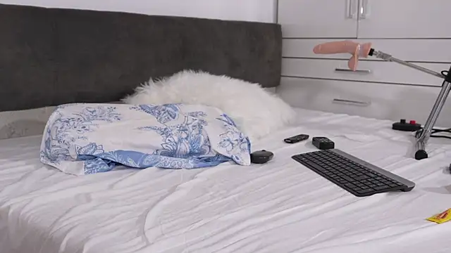 uhlala__'s cam snapshot