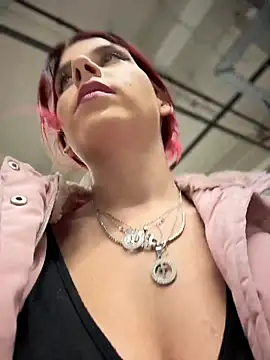 RiriRoseey live sex cam