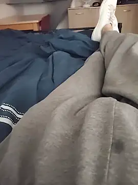 TRESBONNEBITE's cam snapshot