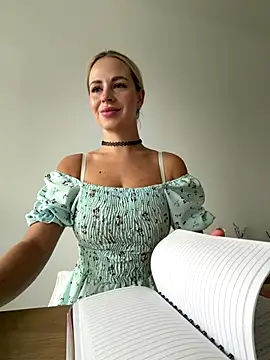 streetdoll live sex cam