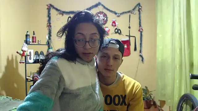 Violet_And_Smith's cam snapshot