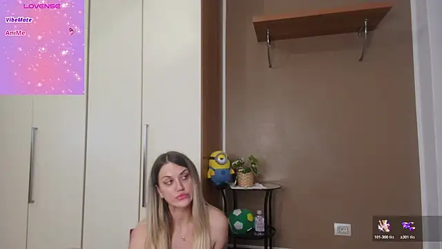 ScarletVerdi's cam snapshot