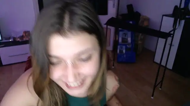 Aliens4twenty's cam snapshot