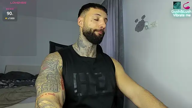 MasculineGuy99 live sex cam