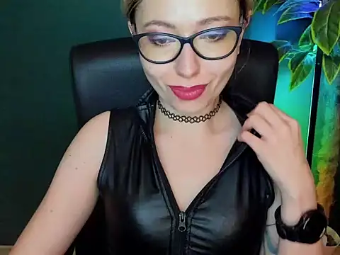 loveHeidi's cam snapshot