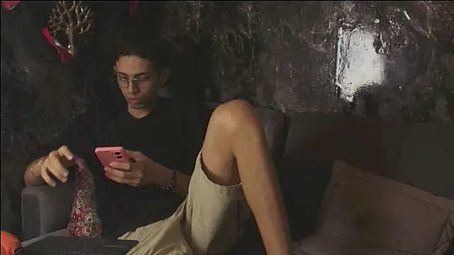 nicolai_drake live sex cam