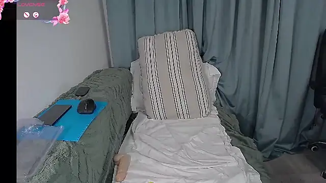 erikaerika's cam snapshot