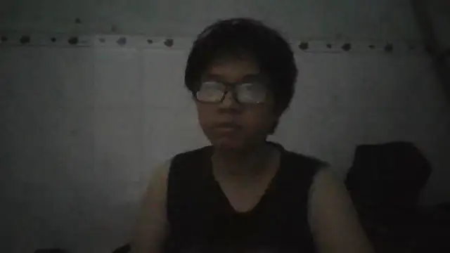 yours_c's cam snapshot