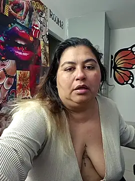 curvy_diva_'s cam snapshot