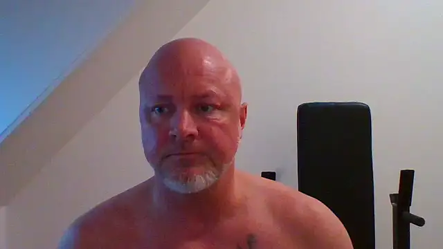 LuciferBigOne live sex cam