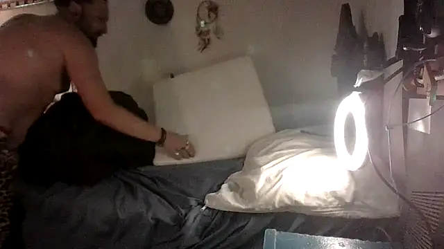 BobbyQ29 live sex cam