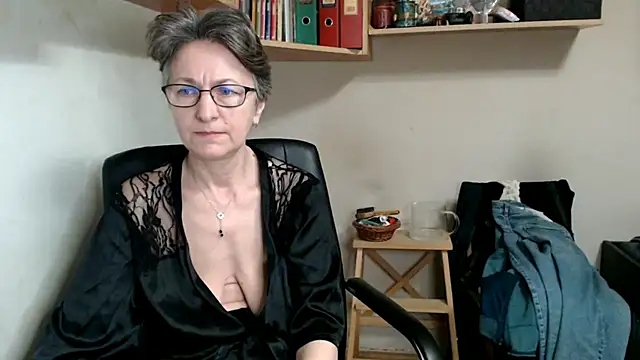 katemodel's cam snapshot