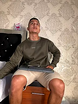 ThiagoBlaze live sex cam