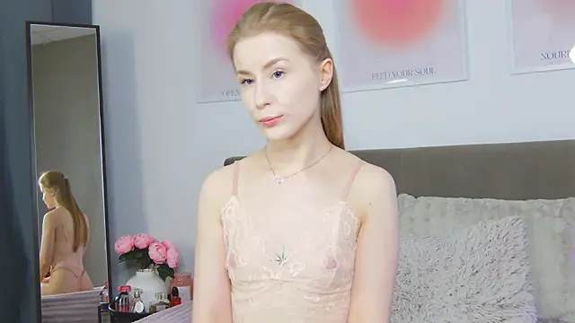 VioletiSwone's cam snapshot