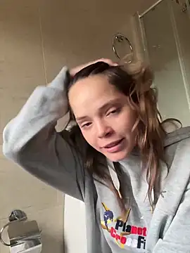 Wildmaca's cam snapshot