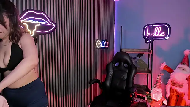 emily_roberts1's cam snapshot