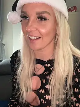 MIA-XXX live sex cam