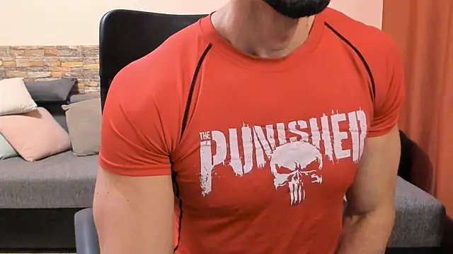 HotHunkTrainer's cam snapshot