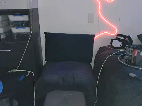 ChunkyMonkey007's cam snapshot