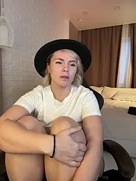 Charming_Daphny's cam snapshot