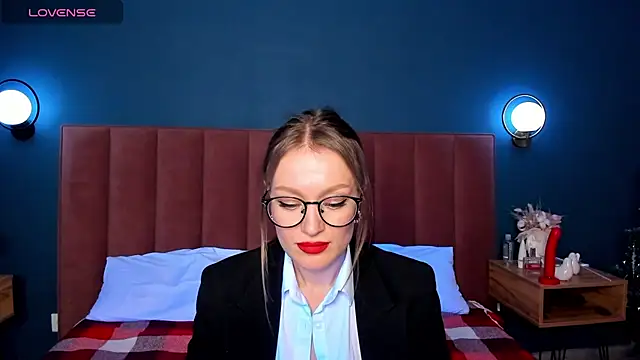 EvelynPoole's cam snapshot