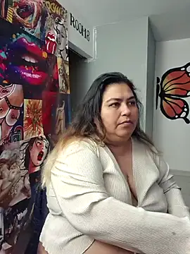 curvy_diva_'s cam snapshot