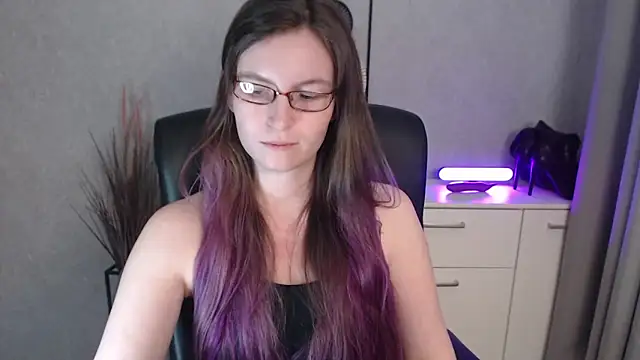 emmaxDelight's cam snapshot