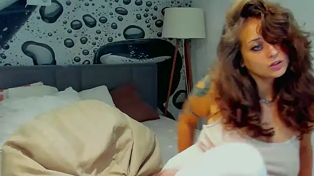 AlmaFancy's cam snapshot