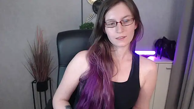 emmaxDelight's cam snapshot