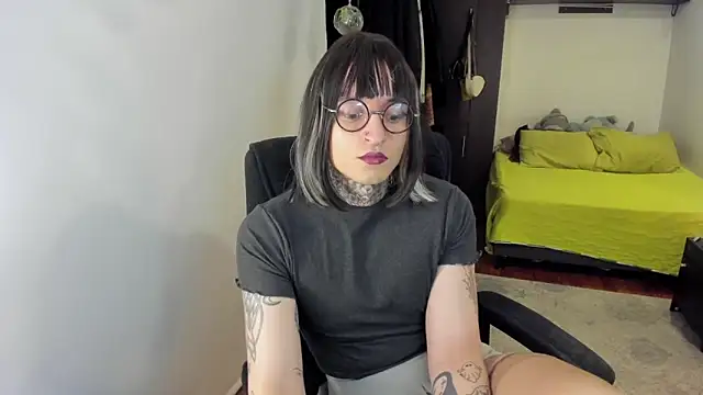 ShiiraVelkor live sex cam