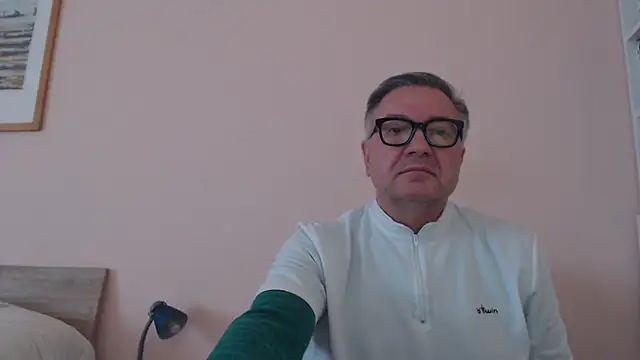 YOU6me's cam snapshot