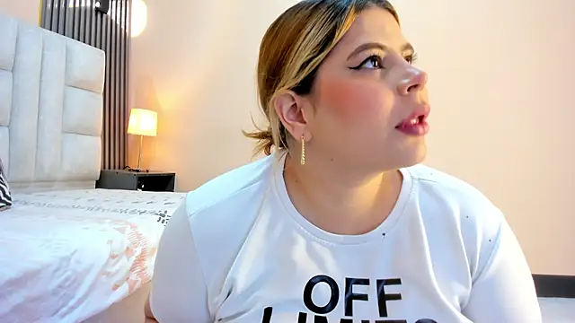 EYMI_TOMSOM's cam snapshot