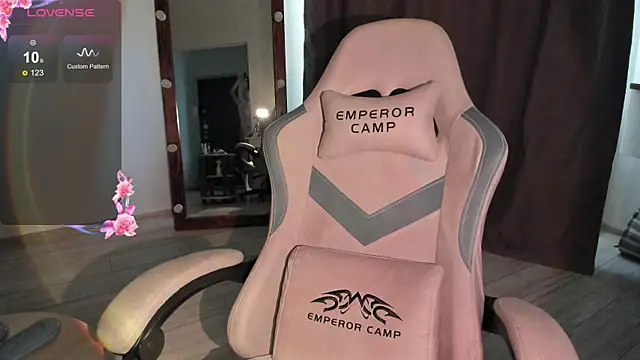 Lana_Younes's cam snapshot